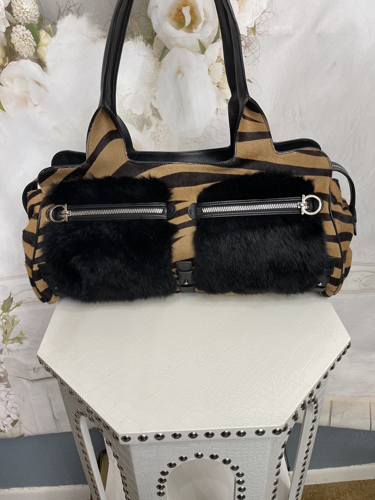 BORSA BORSA A TRACOLLA SALVATORE FERRAGAMO CAPELLI PONY IN PERFETTE CONDIZIONI AL DETTAGLIO $1495 VENDITA!