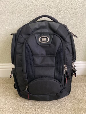 OGIO Backpack Bandit 17 Lots of Storage for Electronic minor one broken zip 