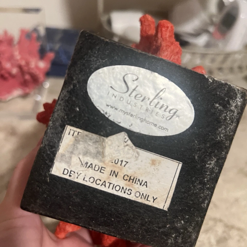 Escultura de coral rojo sintético Sterling Industries en base decoración costera acento Foto 4 de 4