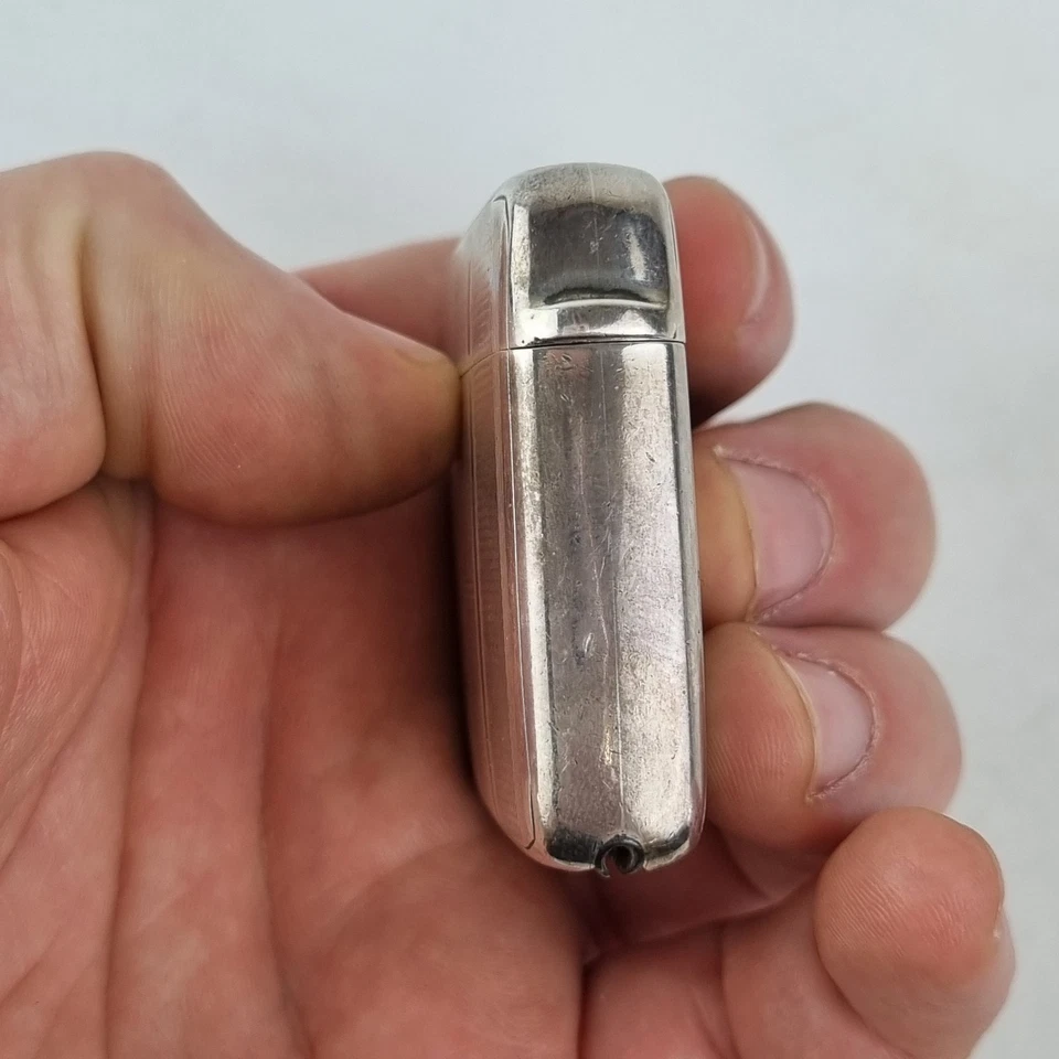 Antiguo estuche Vesta de plata maciza Londres 1921 Garrard & Co 52,4 g Foto 3 de 4