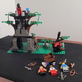 LEGO 6046 Hemlock Stronghold Castle Dark Forest 95% Complete W/ 2 Minifigures