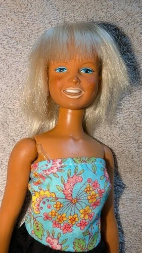 Vintage 11.5" Tall 1974 Kenner Action Girl Dusty Doll