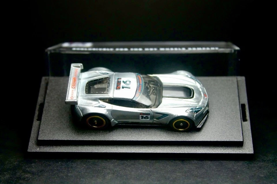 Corvette C7.R Zamac Hot Wheels hecho a medida con vitrina Foto 4 de 4