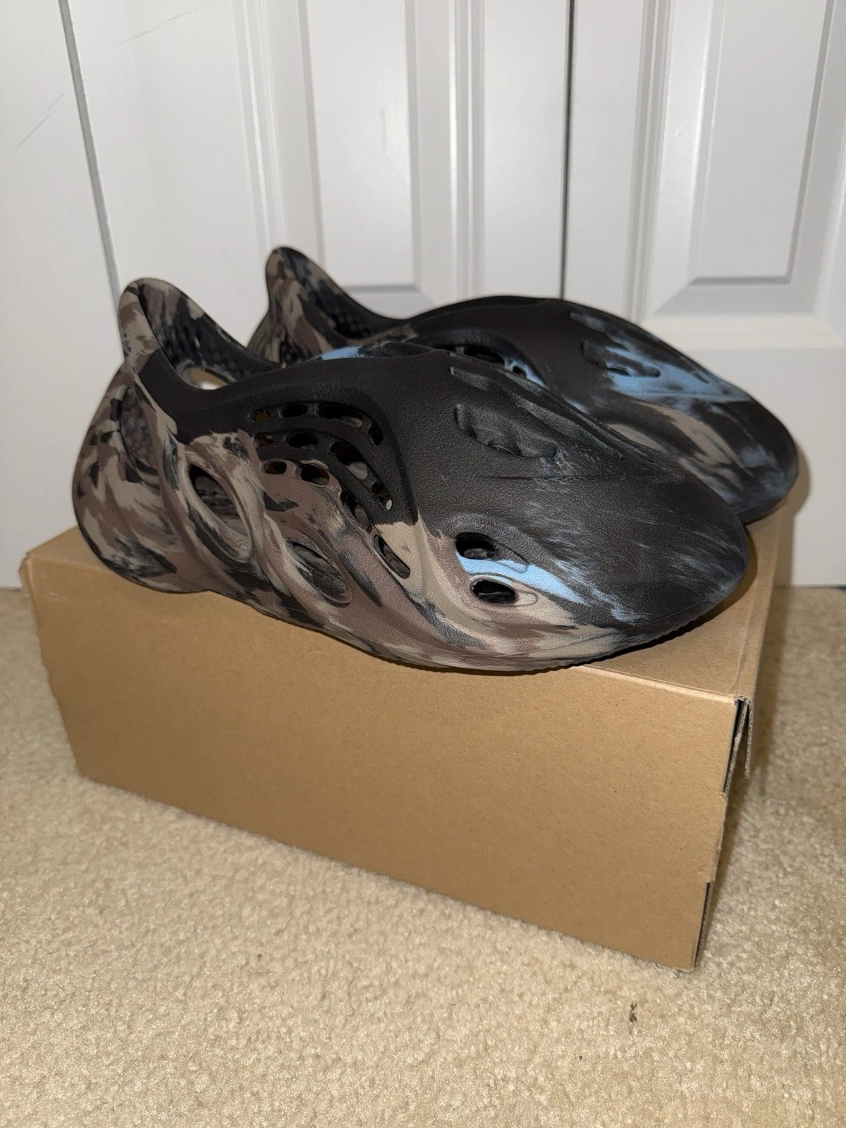 Adidas Yeezy Foam Runner MX Cinder Marrone Blu Taglia 11 *Provate*