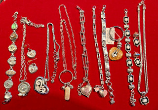 Set gioielli Brighton orecchini collane bracciali; 1 portachiavi; vedi primi piani