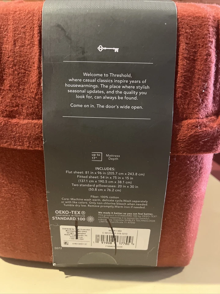 THRESHOLD Solid Flannel Sheet Set Twin Red100% Cotton - Image 4 of 4