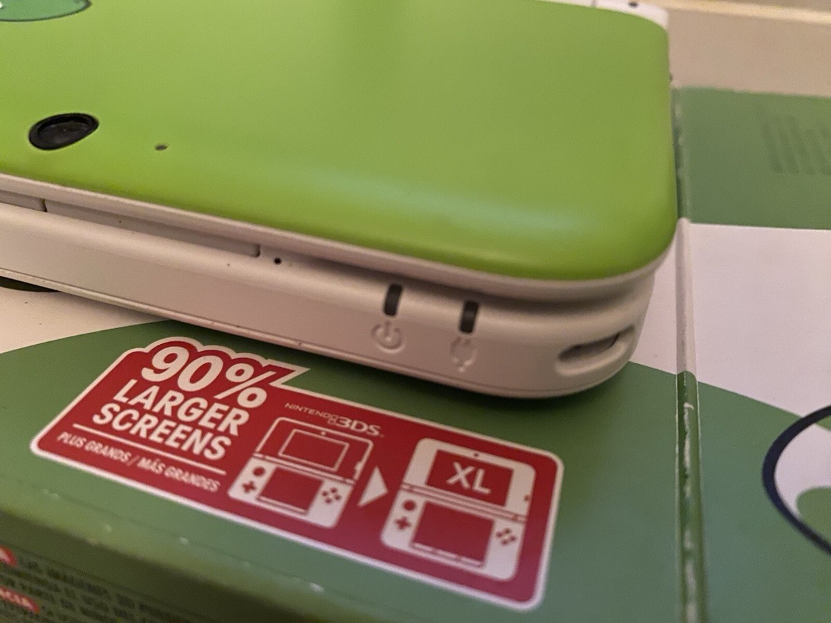 Extremely Rare Nintendo 3DSXL Yoshi Edition - All Original Parts