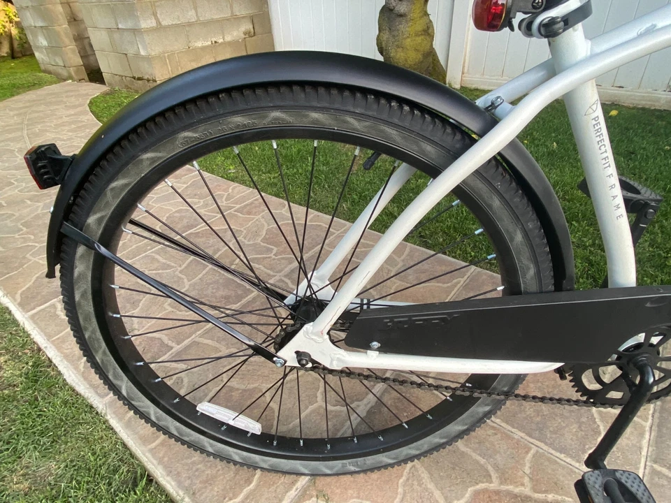 Huffy Cranbrook Beach Cruiser Bicycle | White | WORKS PERFECTLY - NEW CONDITION - Image 2 of 4