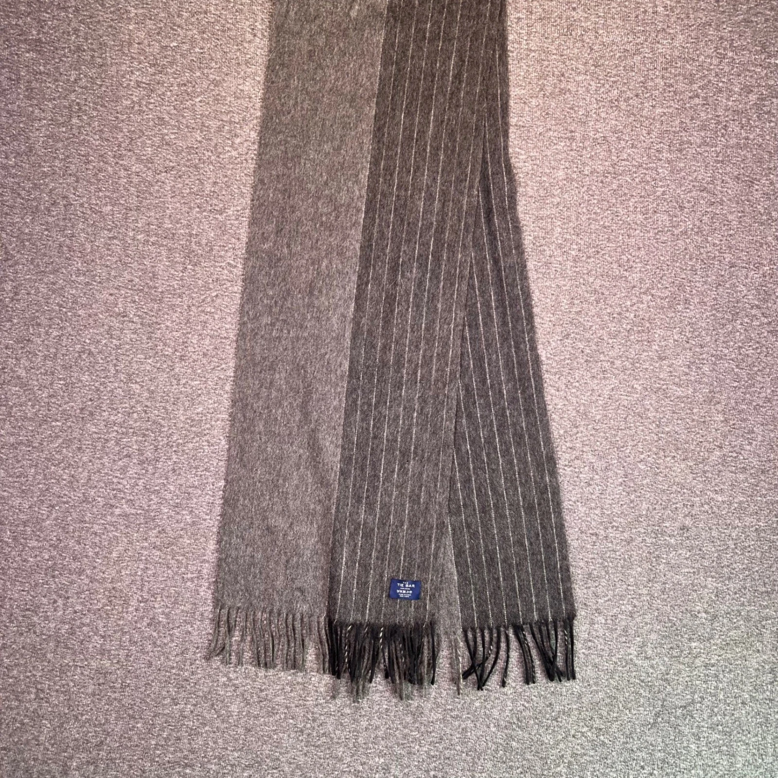 The Tie Bar Gray Pinstripe 100% Wool Scarf Fringe Winter Outdoor Dressy Business
Opens in a new wind