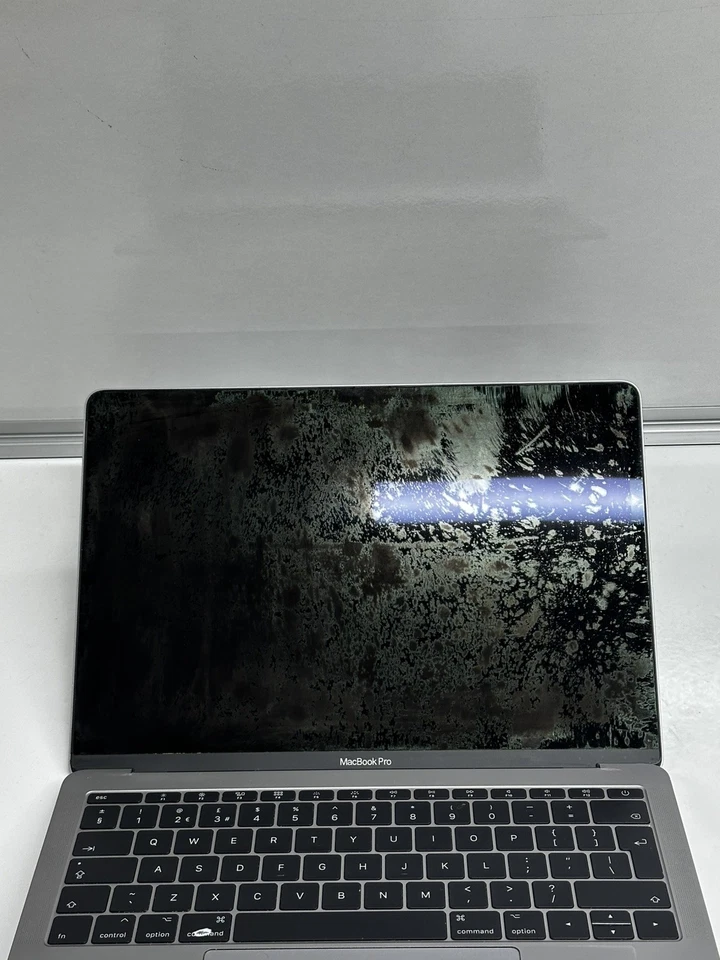 Apple MacBook Pro I5-7th 2.3ghz 13in 2017 128gb SSD 8gb RAM - Image 3 of 4