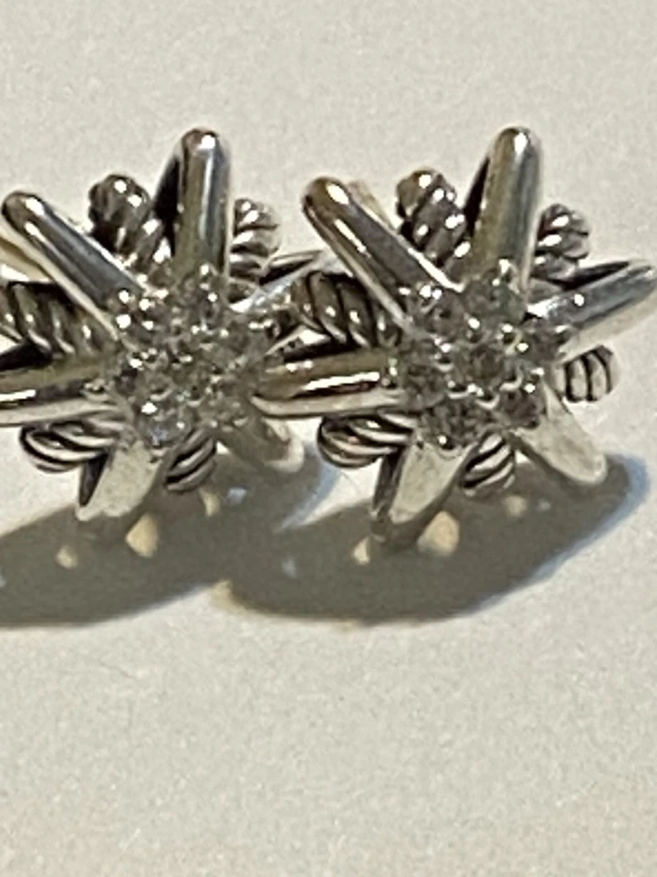 Pendientes de diamantes Starburst de plata de ley David Yurman Foto 3 de 4