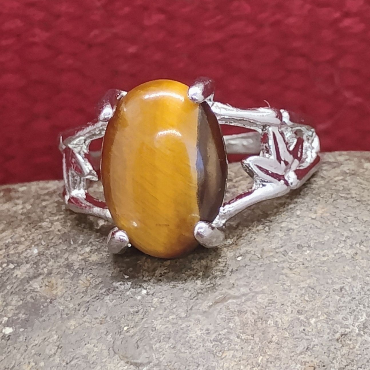 Oval Tiger Eye Ring Silver Leaf Setting Size 6.5 - image 1