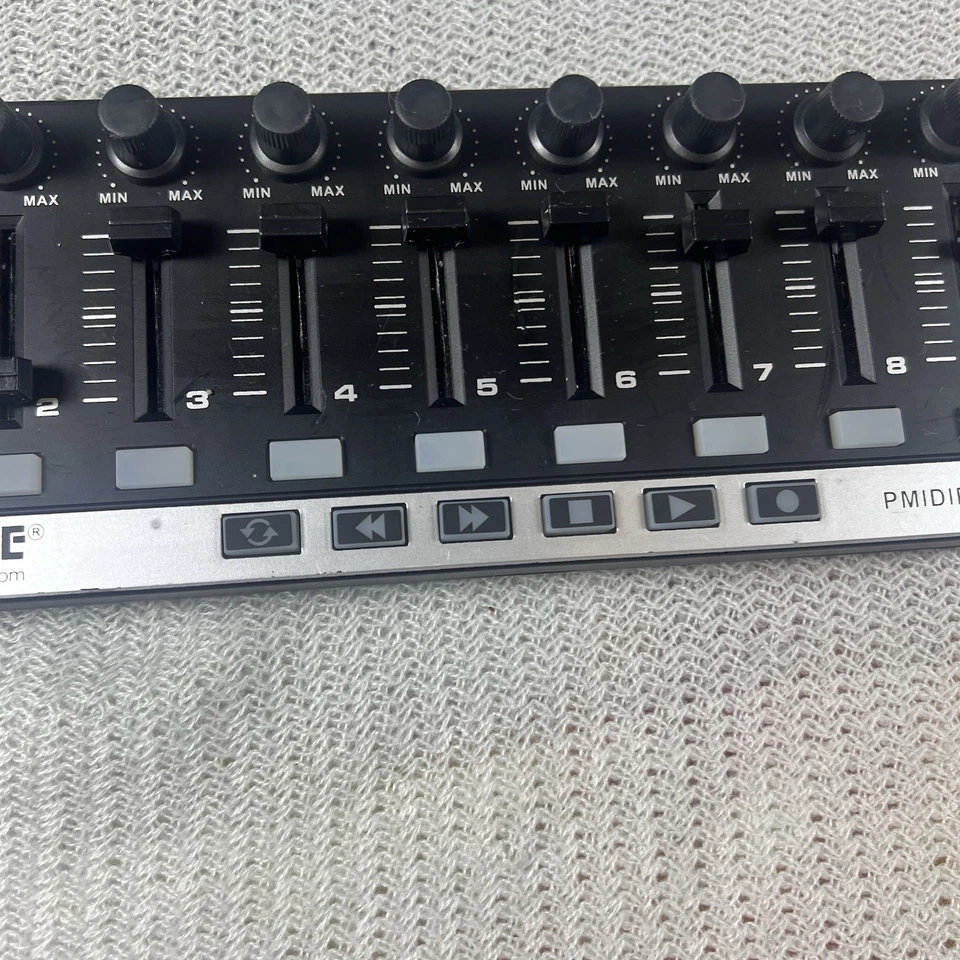 Pyle PMIDIPD30 - RARE MIDI Controller Board - Mini Portable Workstation Ableton - Image 4 of 4