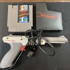 Super Mario Bros/Duck Hunt w/ Manual Light Gun & Case Untested