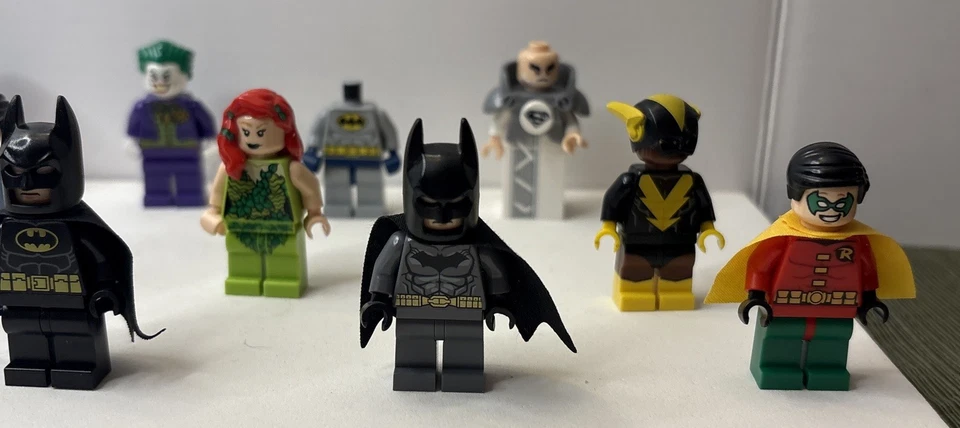 Lote de 15 minifiguras temáticas de Batman LEGO Foto 4 de 4