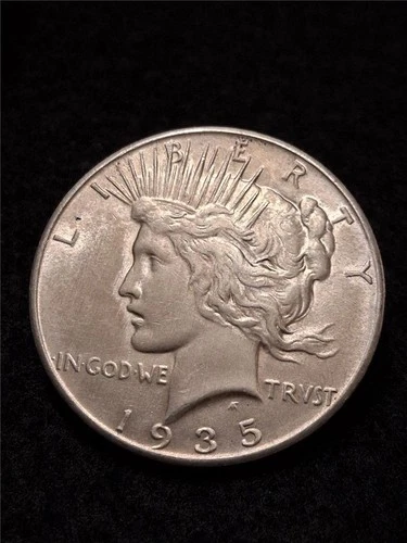 1935 UNCIRCULATED 90% Silver Peace Dollar                             #MF-0524