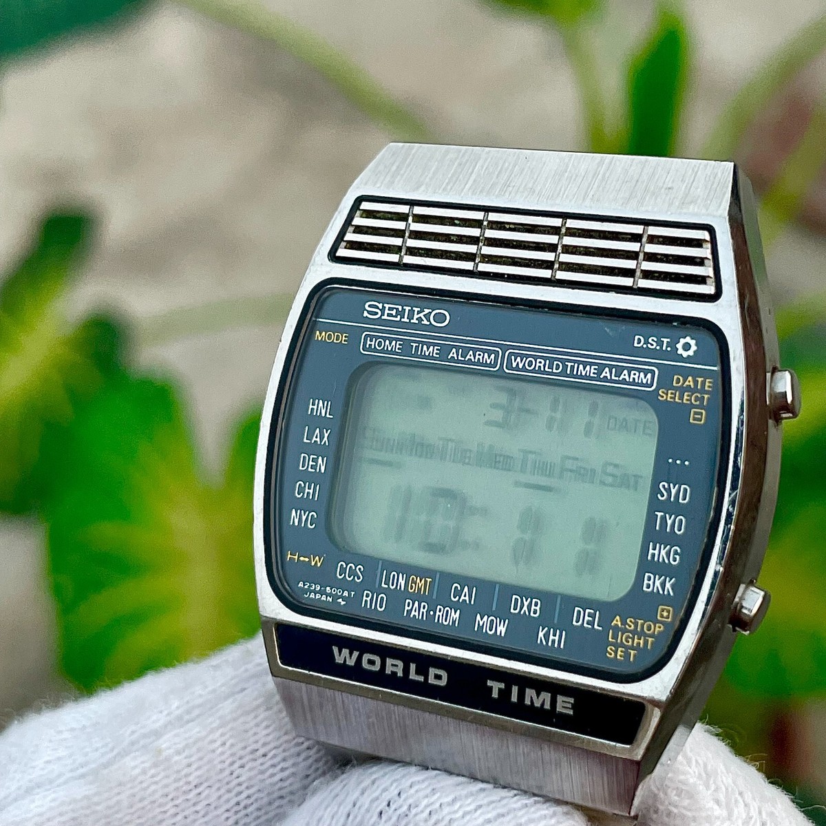 SEIKO WORLD TIME ATLAS A239-502A【中古品】 Seiko World Time Atlas A239-502A Vintage Digital Watch