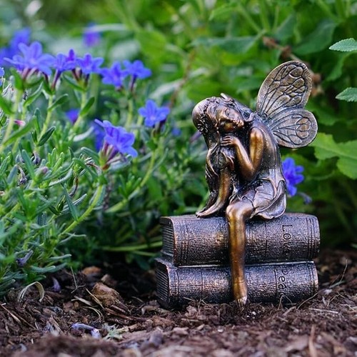 Miniature Garden & Terrarium Fairy Napping on Books Statue bronze powder new - Picture 2 of 2