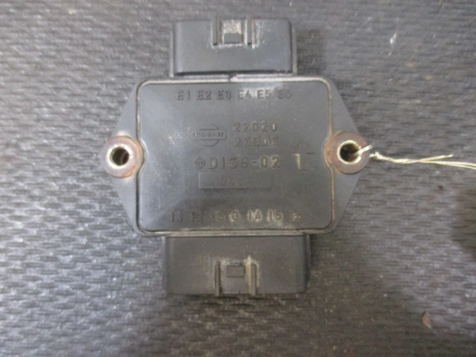 Infiniti J30 1995 - VG30DE - Unidad de control de encendido con transistor de encendido Foto 2 de 4