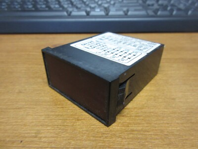 ASAHI KEIKI   MODEL AP-202A -11-32-2, DIGITAL PANEL METER, DC Volt / Ammeter