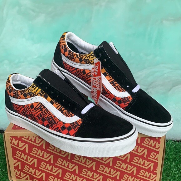 【新品未使用】 VANS FLAME OLD SKOOL Old Skool Flame Shoe in Black / Flame Orange | Vans