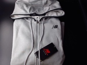 new balance relentless fleece hoodie