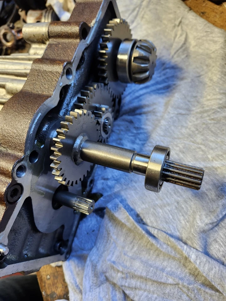 Conjunto Kubota HST GR2100, GR2110, GR2020G GR2000G, GR2120, GR2120-2 Foto 2 de 4