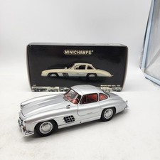 34Z Minichamps 1:18 1954 Mercedes-Benz 300 SL Gullwing Silver Diecast Car