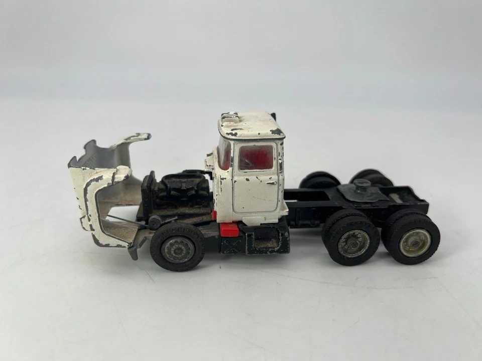 Грузовик Corgi Mack с Танкером Exxon Gloster Saro Плохое состояние товара - Изображение 2 из 4