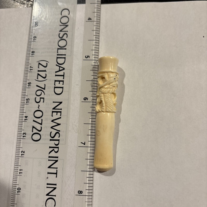 Vintage Chinese hand carved dragon cigarette holder