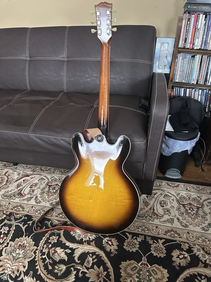 Guitarra Gibson ES335 feita sob medida na loja - Imagem 2 de 4