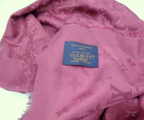 Stunning LOUIS VUITTON Classic Shawl Burgundy Monogram With Box "CTE"***** - Picture 4 of 6
