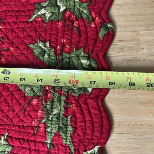 C & F April Cornell Christmas Holly Quilted Reversible Lot 4 Placemats + 1 READ - Picture 12 of 24