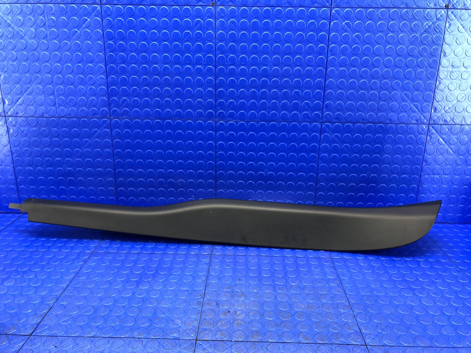 2014-2019 BMW I8 OEM FRONT RIGHT DOOR SCUFF PLATE PROTONIC EDITION 7314938