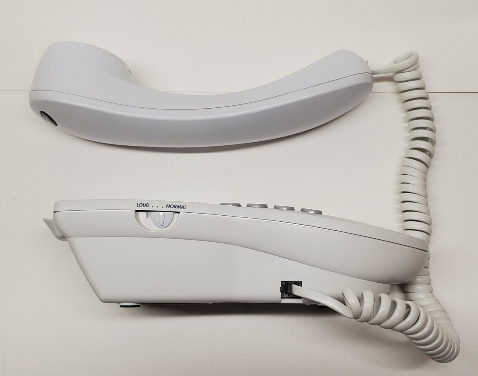 AT&T Design Line Corded Telephone 10 Number Memory White Wall Desk ...