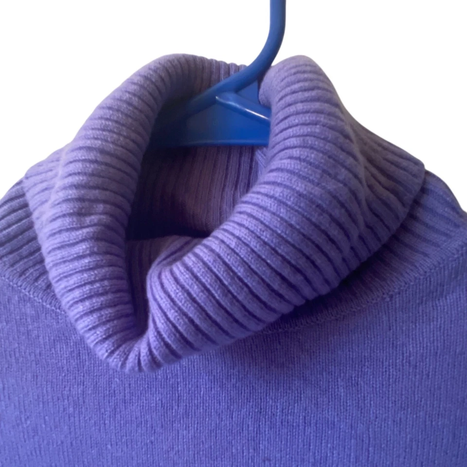 Covington Vtg Women S Purple Lilac Cashmere Turtleneck Sweater 6" Ribbed Hem - Image 3 of 4