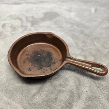 Vintage Miniature Cast Iron Skillet Small Brown Decorative Ash Tray 3.5 Inch