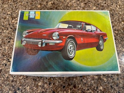 PYRO 1/25 SCALE TRIUMPH GT 6+ ORIGINAL COMPLETE KIT! CIRCA 1969! VMCP!
