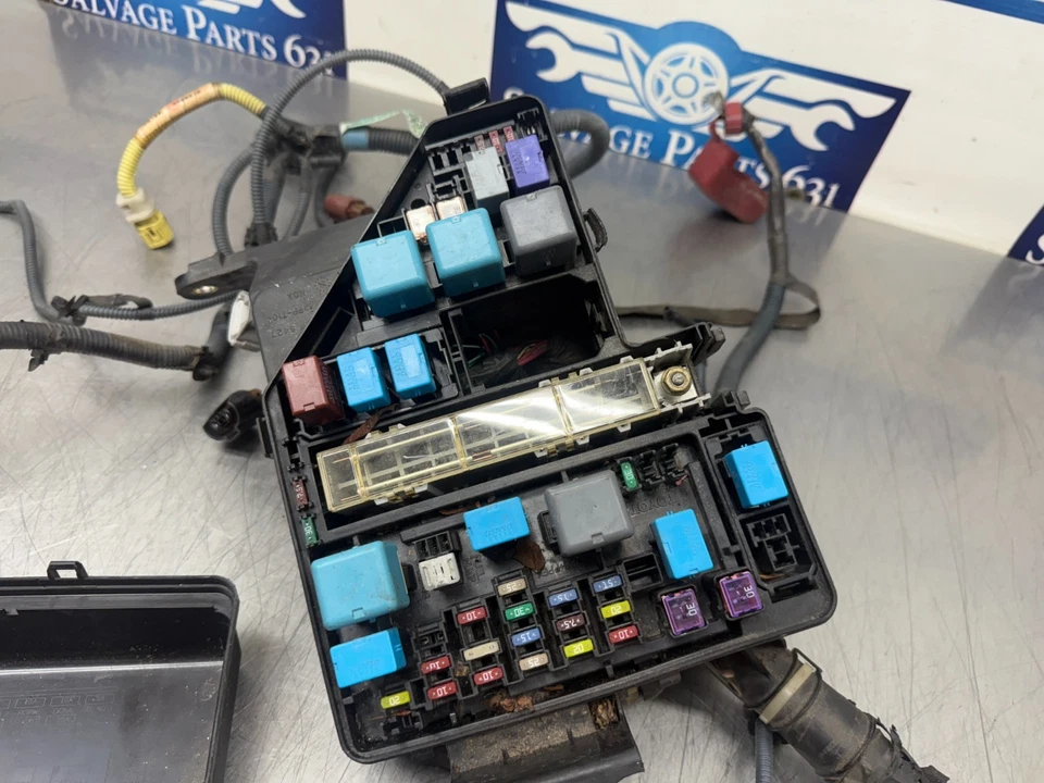 2006 Toyota Sienna 3.3L Engine Bay Fuse Box w/ LH Wire Harness - 135k Miles - Image 3 of 4