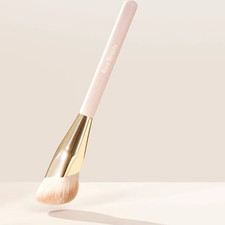 Rare Beauty Angled Blush Brush - Pink Handle,...