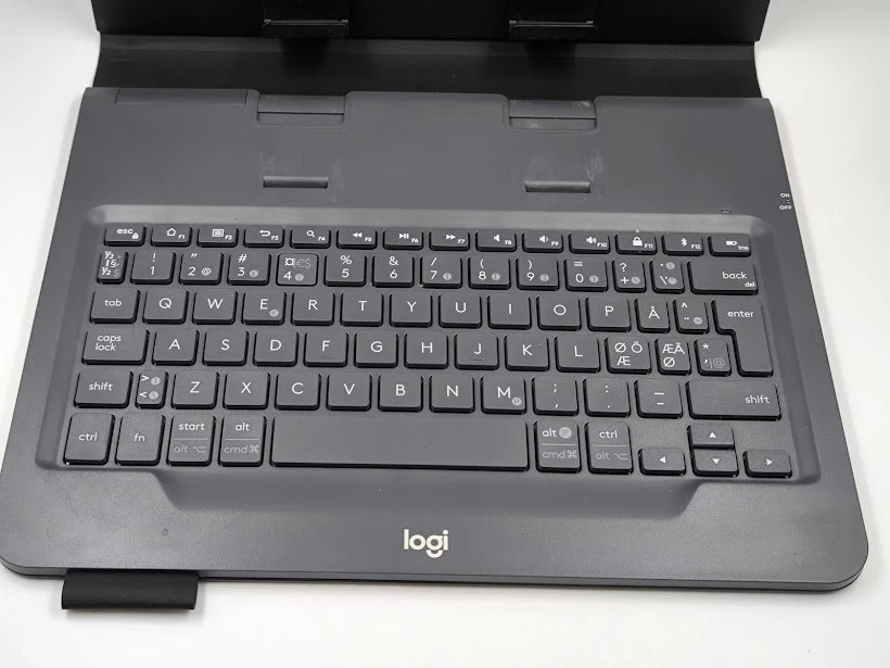 Logitech Universal Folio Model: Y-R0063 Keyboard Not Tested - Image 4 of 4