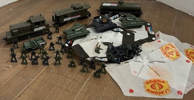 Vintage Tyco GI Joe Trains Parachutes Vehicles Men Lot