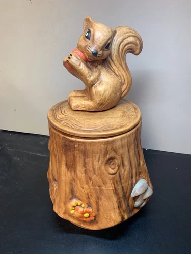 Vintage 1950’s McCoy Squirrel Eating Nut Cookie Jar  Brown Realistic 11 Inch