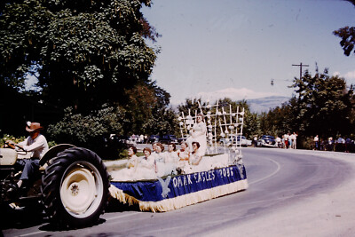 1956 Omak Stampede Parade Float Washington Red Border Kodachrome Slide Ref K97