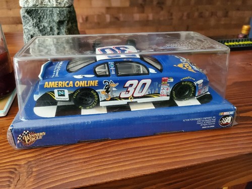 2002 Winners Circle #30 Jeff Green AOL Looney Tunes Monte Carlo 400 Chevy 1/24 - Picture 6 of 7