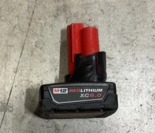Milwaukee 48-11-2460 M12 XC6.0 (FOR PARTS ONLY)