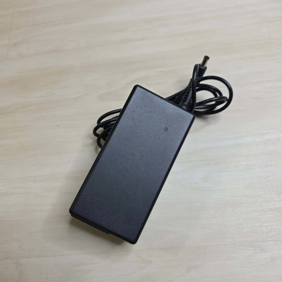 Netgear Nighthawk R8000 X6 Smart WiFi Router Geniune AC Adapter 60W - Image 4 of 4