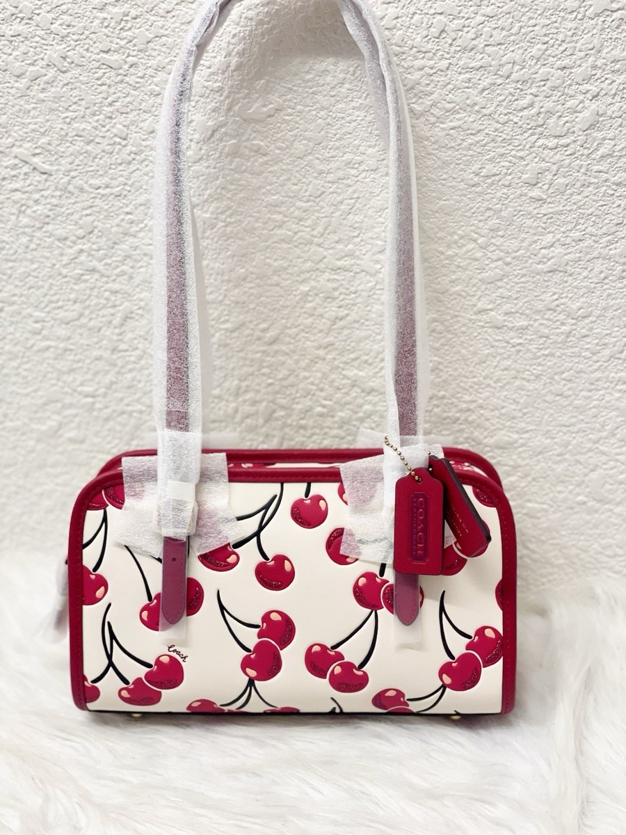 確定しましたcoach Coach Swing Zip Bag 20 in Black Currant Glovetanned Leather CAM45