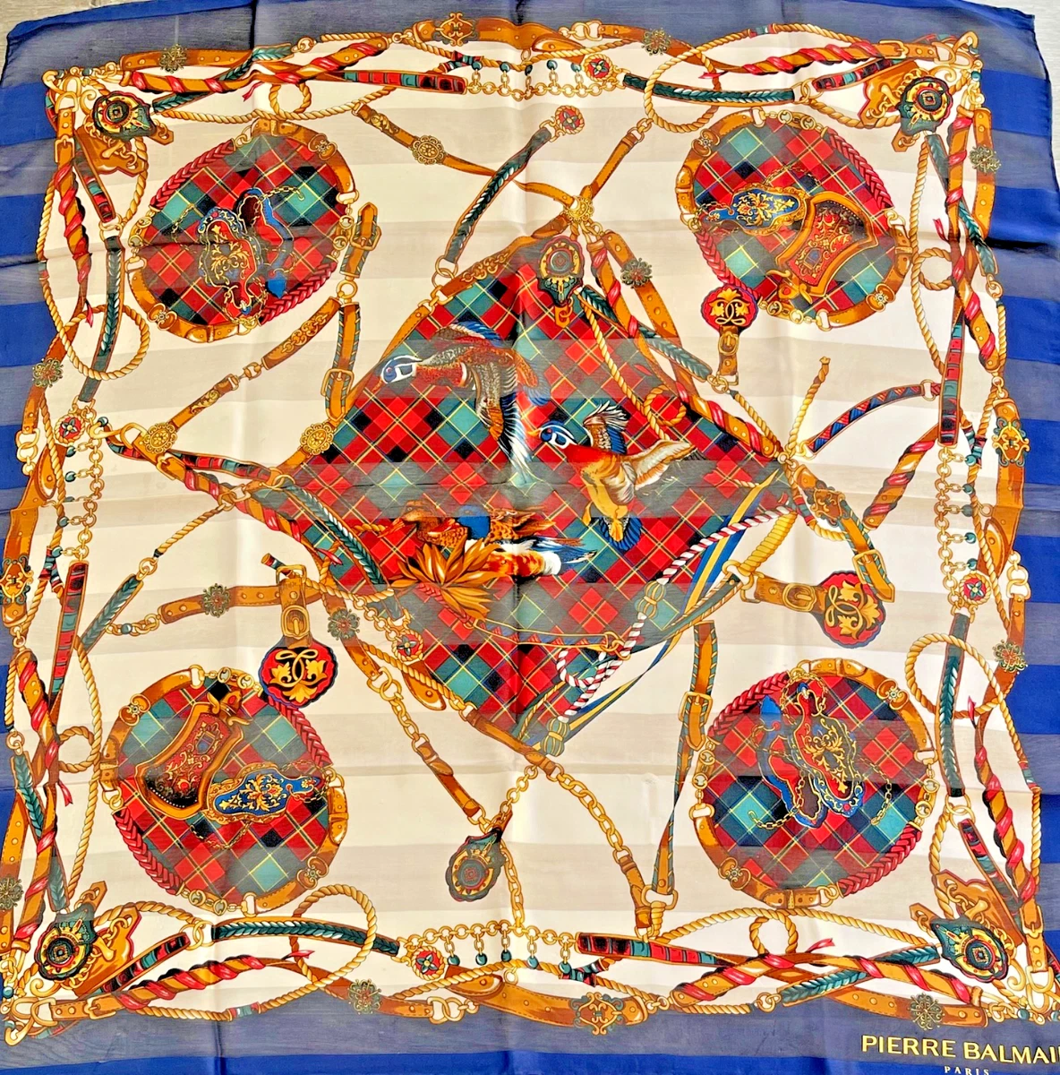 Foulard En Soie Pierre Balmain Hand Rolled - Occasion - Carré Bleu - 41 Grammes