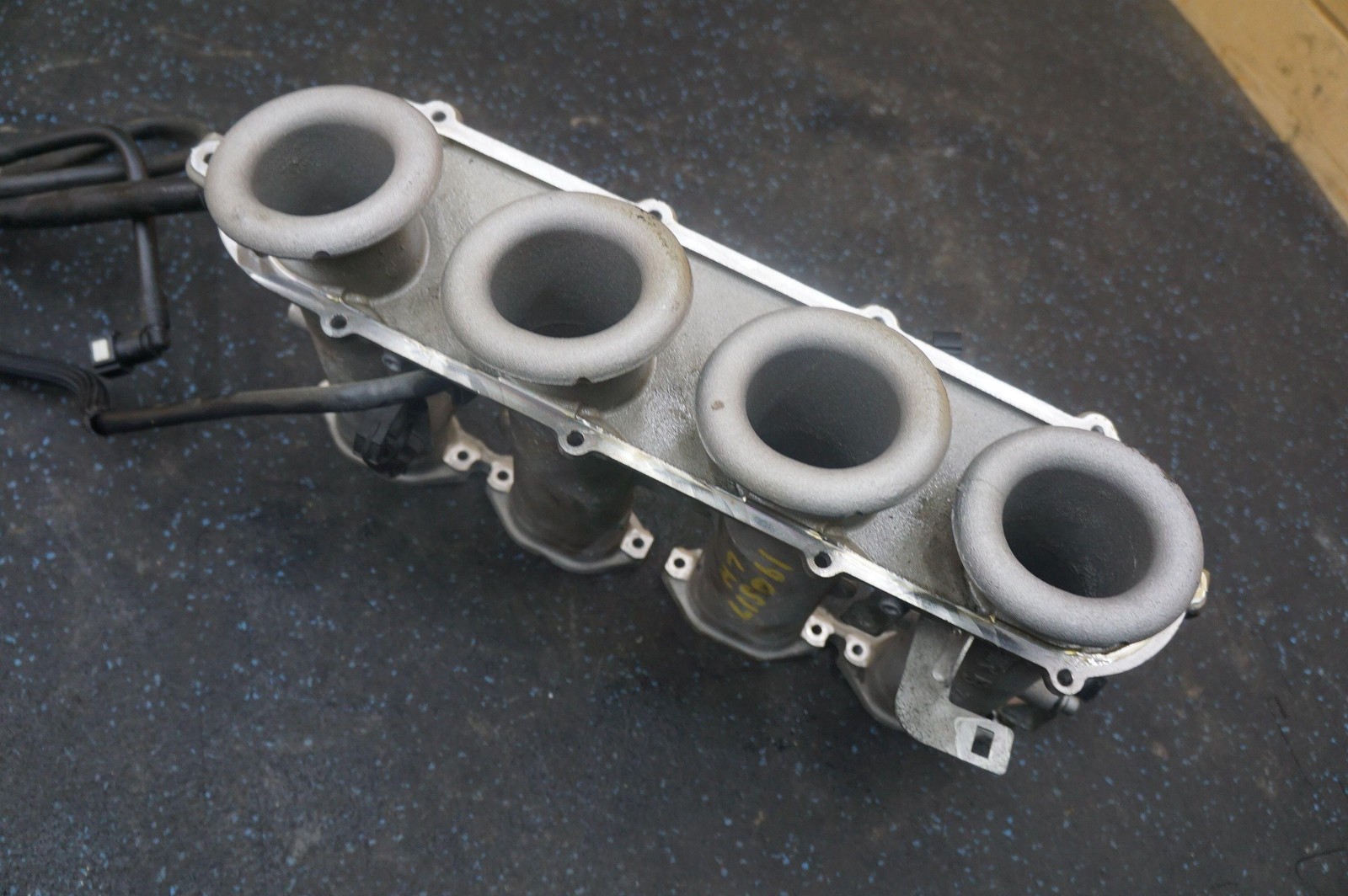Left Intake Suction Manifold 279233 OEM Ferrari 458 Challenge Italia Spider